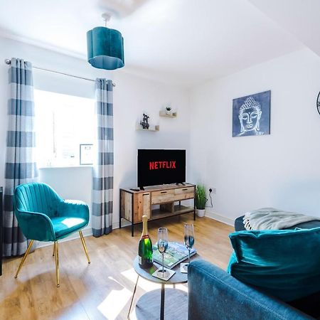 Stylish Chester City Centre Apartment By 53 Degrees Property, Ideal For Couples & Business Professionals - Sleeps 4 Bagian luar foto