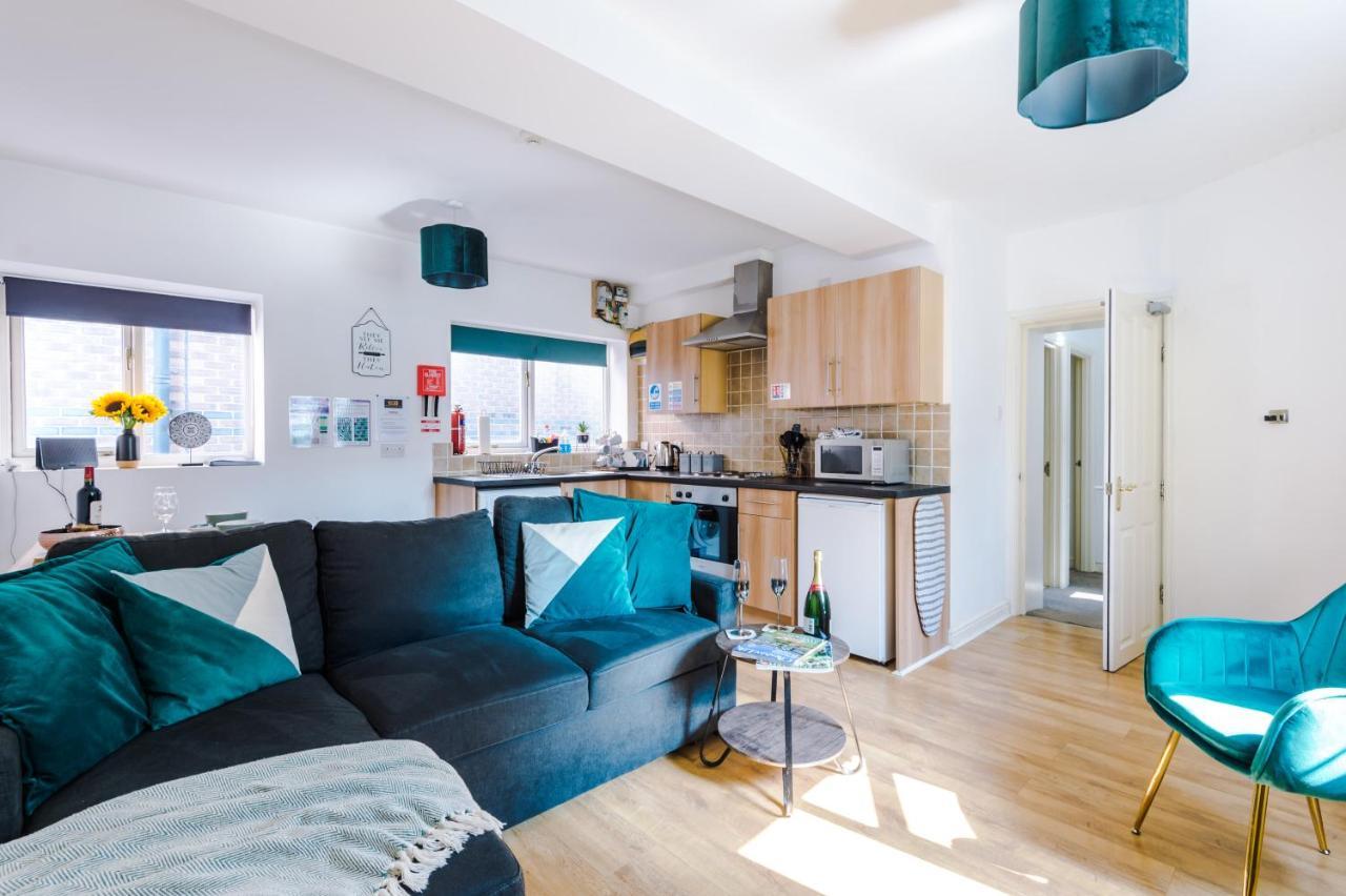 Stylish Chester City Centre Apartment By 53 Degrees Property, Ideal For Couples & Business Professionals - Sleeps 4 Bagian luar foto
