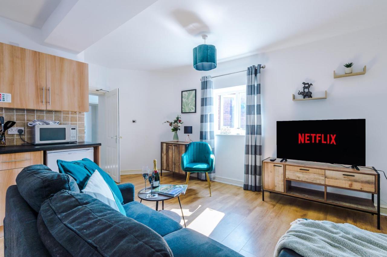 Stylish Chester City Centre Apartment By 53 Degrees Property, Ideal For Couples & Business Professionals - Sleeps 4 Bagian luar foto