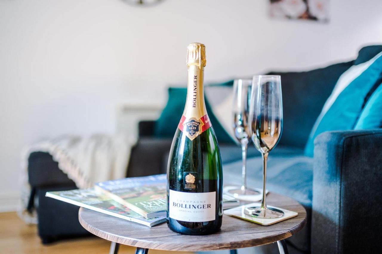 Stylish Chester City Centre Apartment By 53 Degrees Property, Ideal For Couples & Business Professionals - Sleeps 4 Bagian luar foto