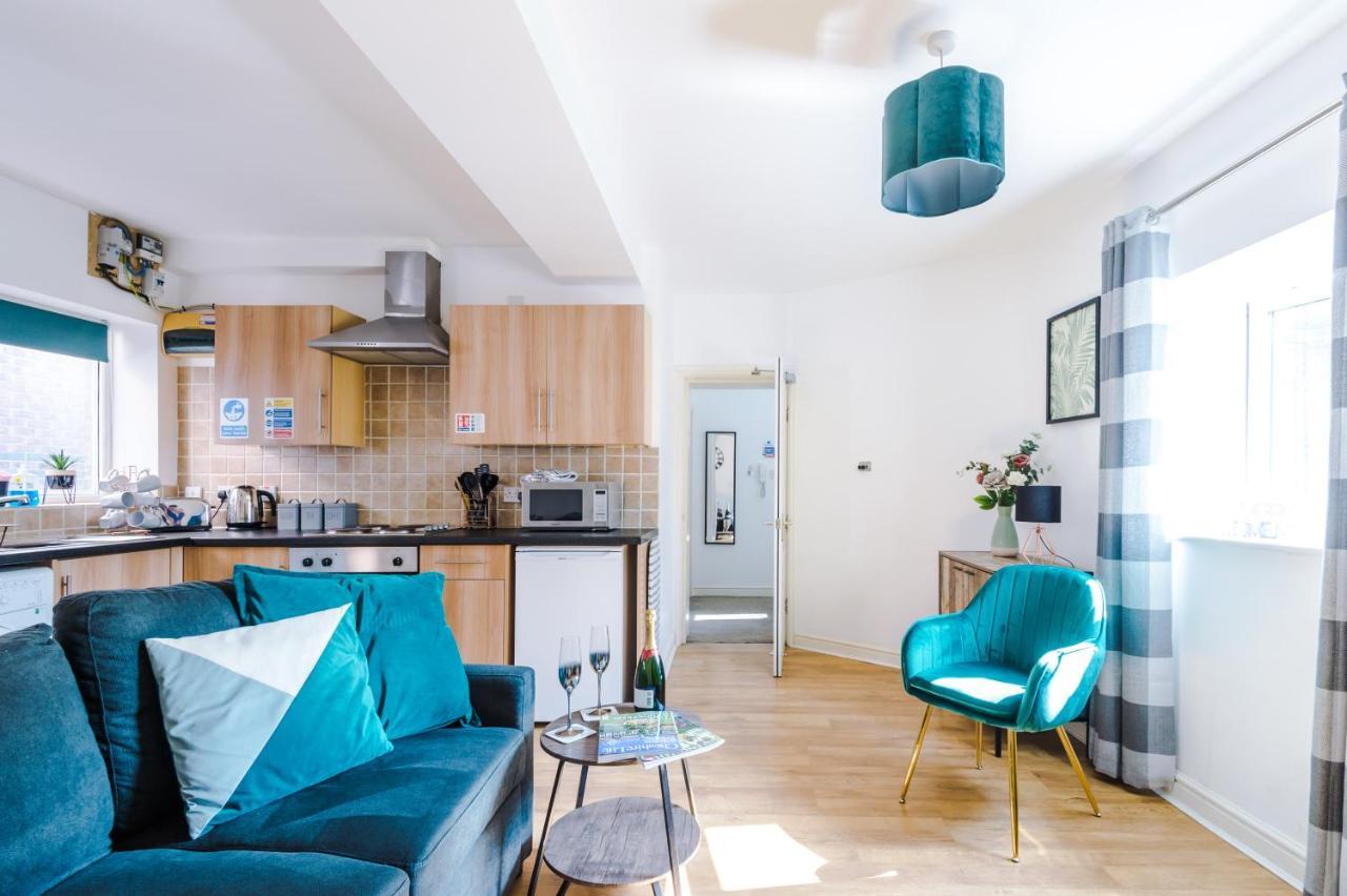 Stylish Chester City Centre Apartment By 53 Degrees Property, Ideal For Couples & Business Professionals - Sleeps 4 Bagian luar foto