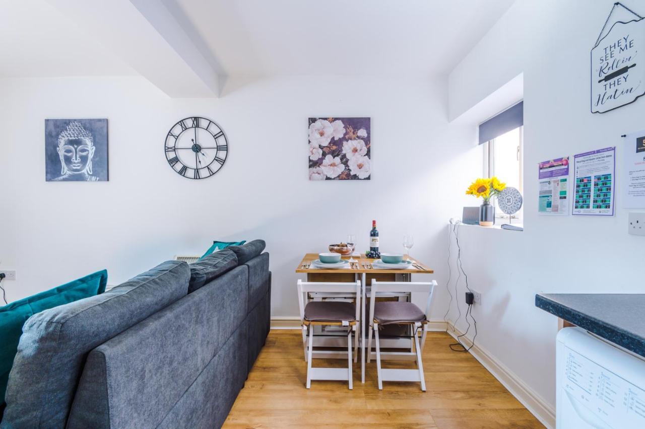 Stylish Chester City Centre Apartment By 53 Degrees Property, Ideal For Couples & Business Professionals - Sleeps 4 Bagian luar foto
