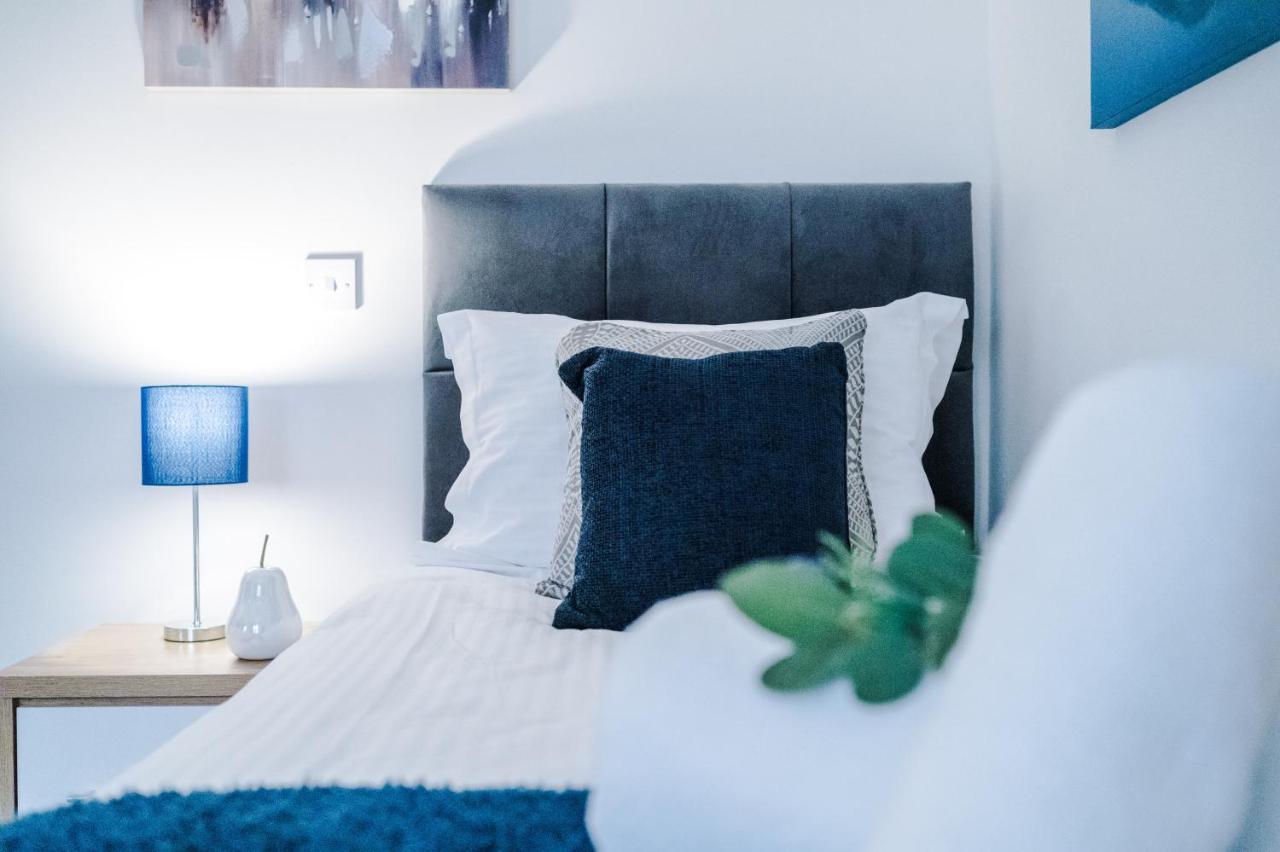 Stylish Chester City Centre Apartment By 53 Degrees Property, Ideal For Couples & Business Professionals - Sleeps 4 Bagian luar foto