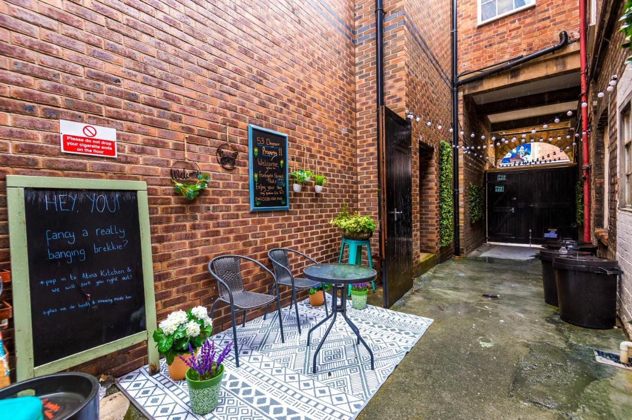 Stylish Chester City Centre Apartment By 53 Degrees Property, Ideal For Couples & Business Professionals - Sleeps 4 Bagian luar foto